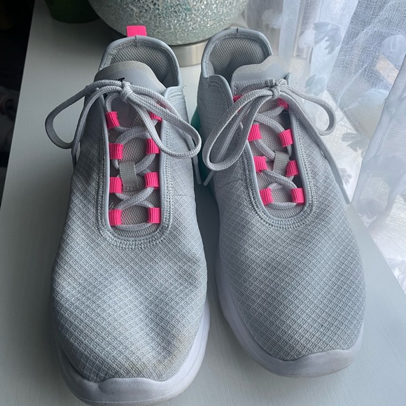 Nike Air Max tennis shoes - Picture 4 of 9